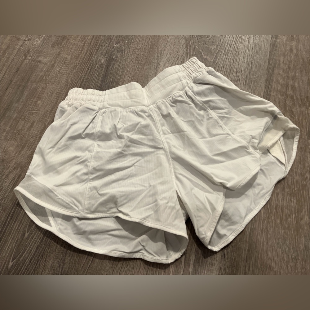 Lululemon Lined Running Shorts Women's Size 6 Tall White
